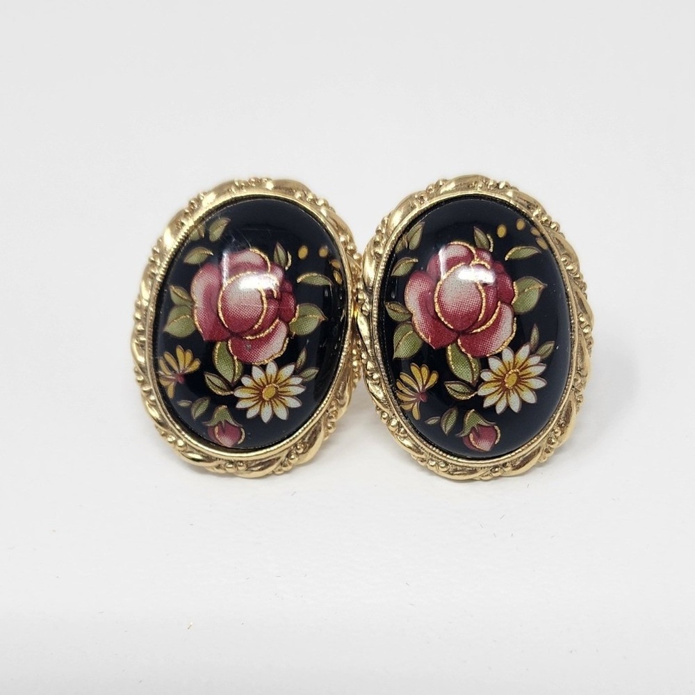 Vintage Floral Rose Black Cabochon Clip On Earrings Gold Tone Rope Border Oval